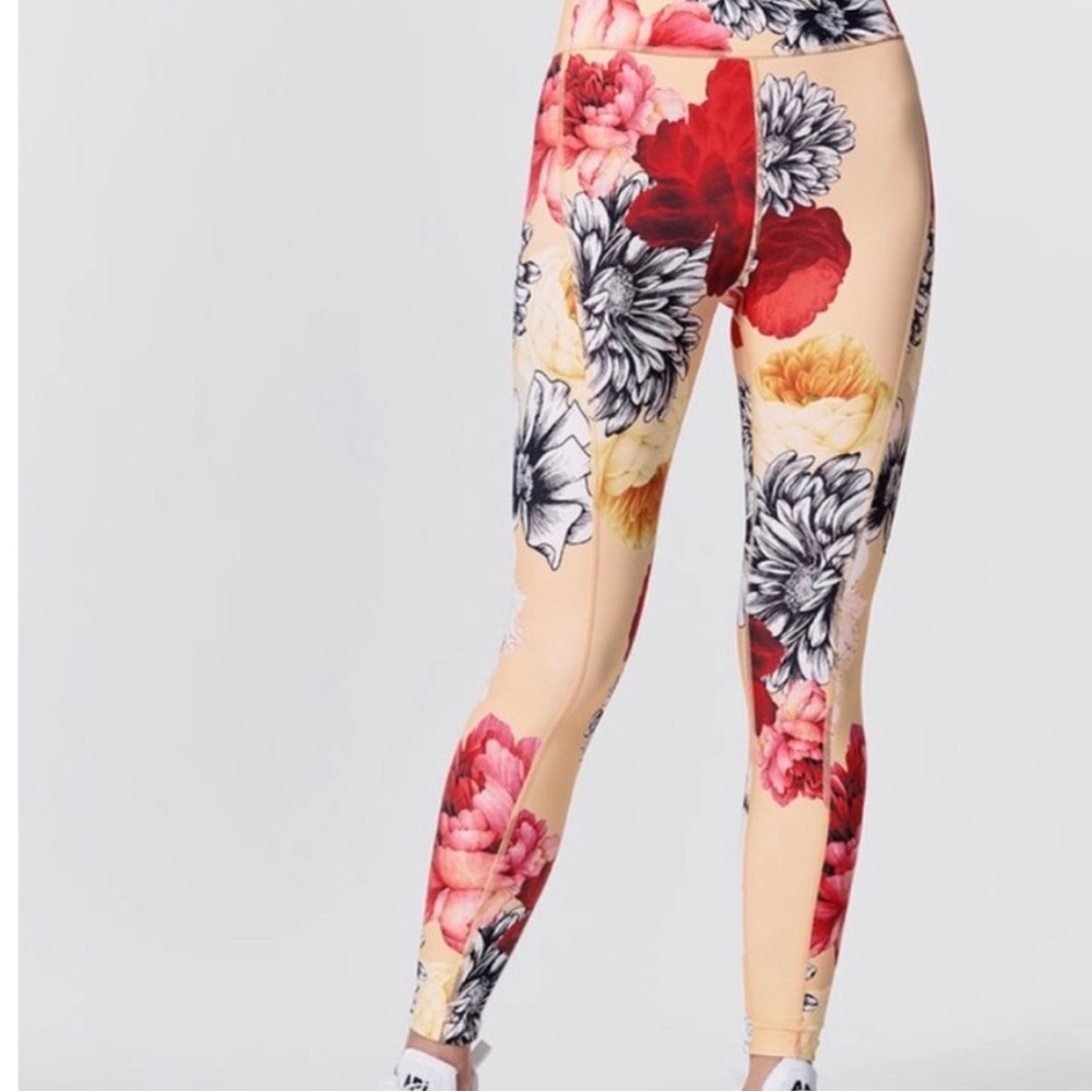 Carbon38 matching floral set